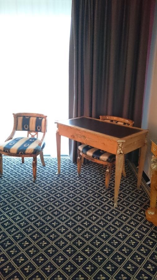 Hotel Fleur De Lys Баєль Екстер'єр фото